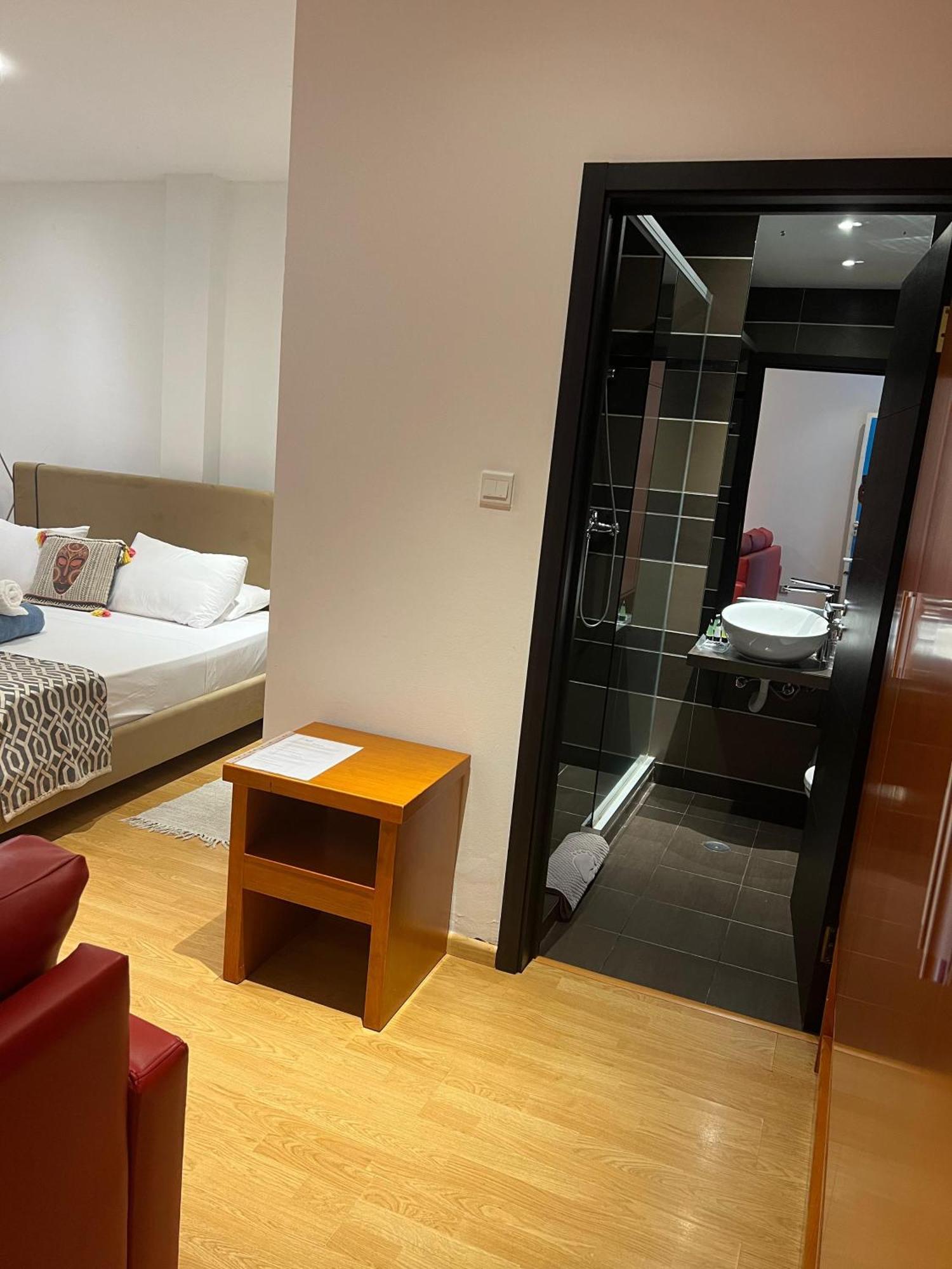 Art House Hotel ลูอันดา ภายนอก รูปภาพ